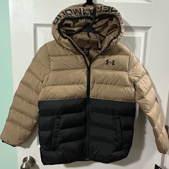 Under Armour Kids Pronto Color Block Full Zip Puffer Jacket.